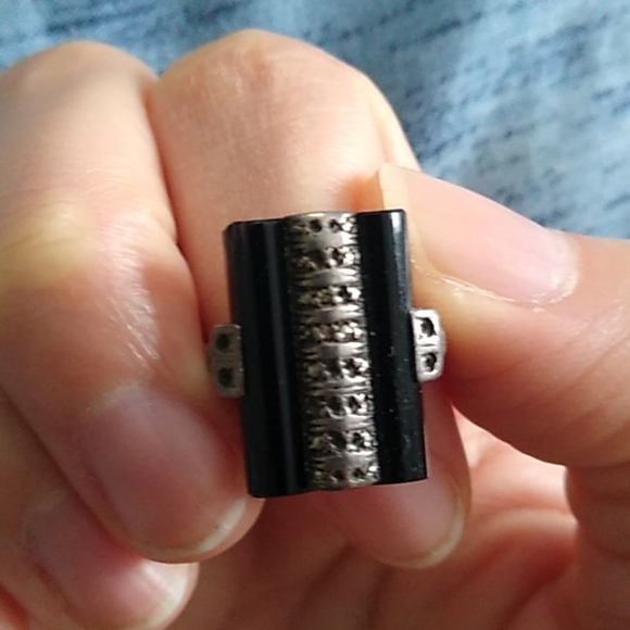 2 lockets 2 sets earrings 1 ring - Picture 12 of 12